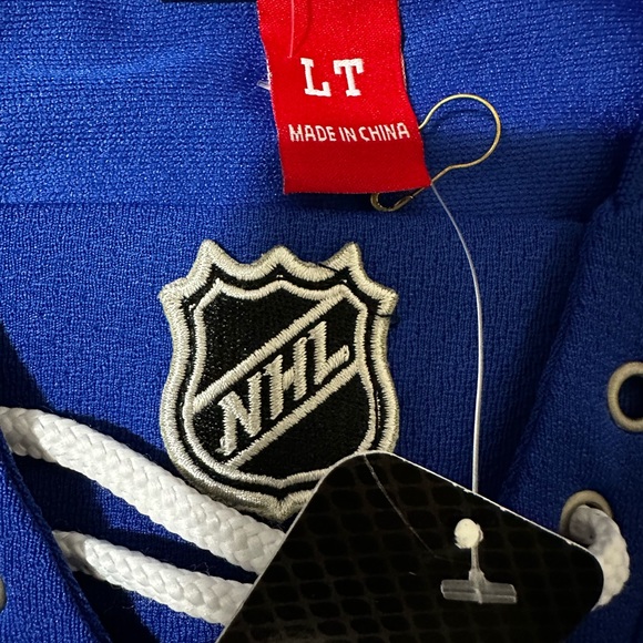 Toronto Maple Leafs Blue Hockey Jersey - Picture 3 of 3